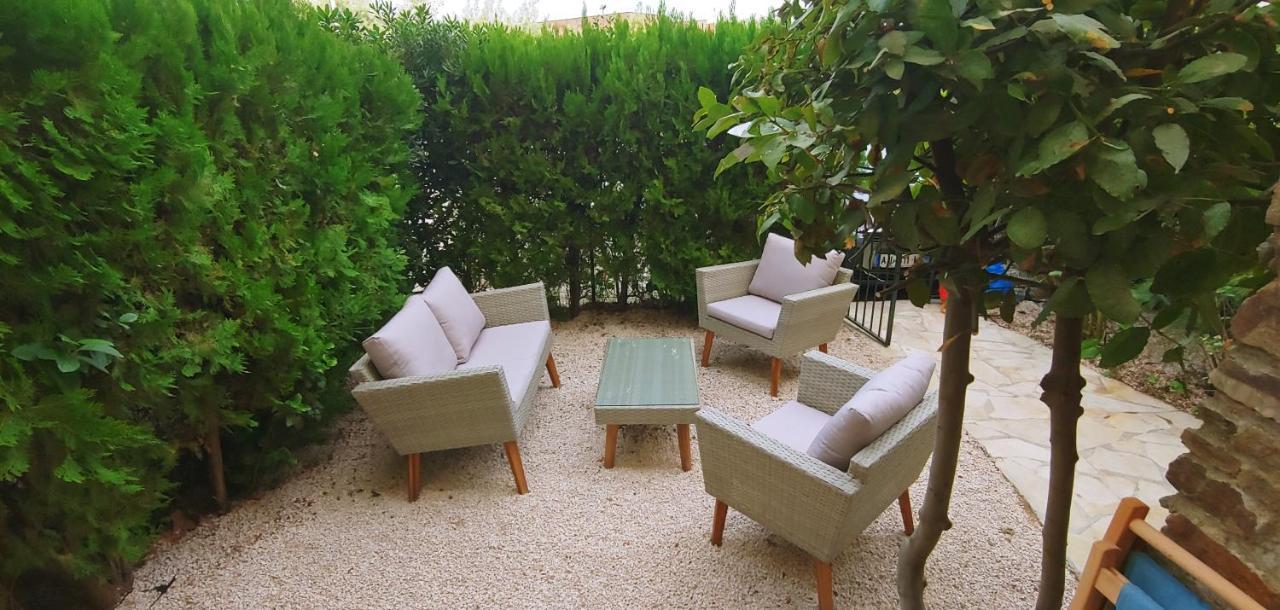 Agreable T3 Avec Jardin Et Parking Prive, A 350M Du Centre Ville Et Des Plages, Wifi, Remise Supplementaire De 10 Pourcent Pour Une Location A La Semaine Cavalaire-sur-Mer Exterior foto